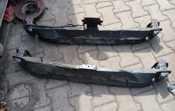 Honda FR-V Front bumper support beam 