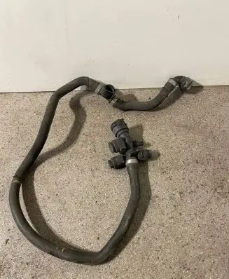 BMW 5 F10 F11 Engine coolant pipe/hose 8513834