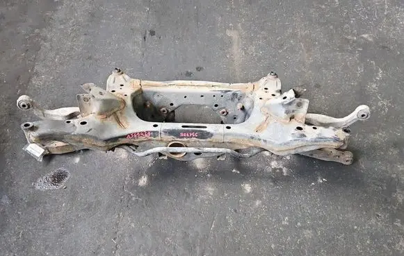 Nissan X-Trail T32 Rear axle beam IMPRK1569469