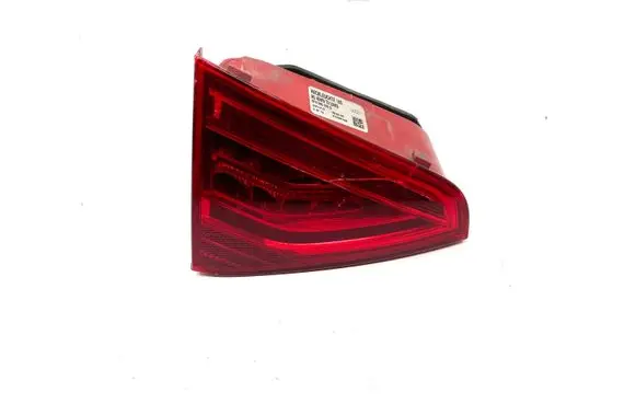 Audi A5 8T 8F Tailgate rear/tail lights 8T0945093C