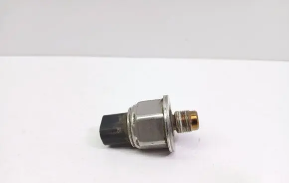 Renault Laguna II Fuel pressure sensor 047558A