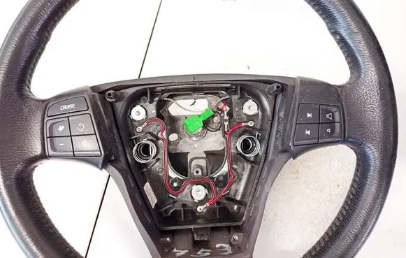 Steering wheel buttons/switches