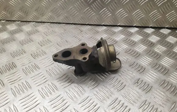 Toyota Corolla E120 E130 EGR valve 2562027070