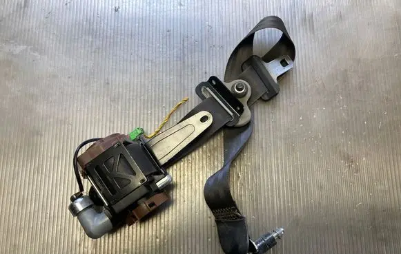 Opel Antara Front seatbelt A5001M