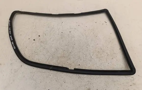 Volkswagen Sharan Rubber seal rear door window/glass 