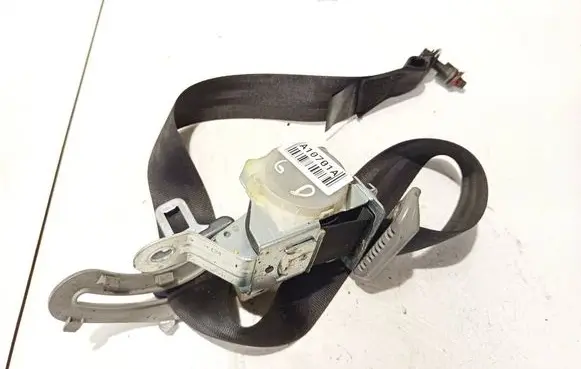 Rear seatbelt