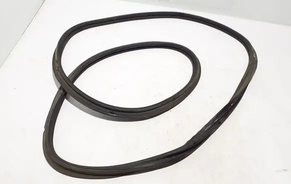 Mercedes-Benz GLE W167 Trunk rubber seal (body) A1677408300