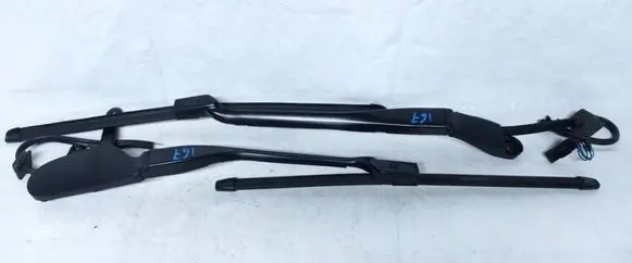 Mercedes-Benz GLE W167 Windshield/front glass wiper blade A1678201700