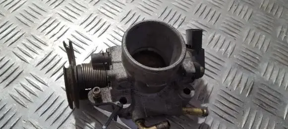 Mazda Demio Throttle valve e0t42371