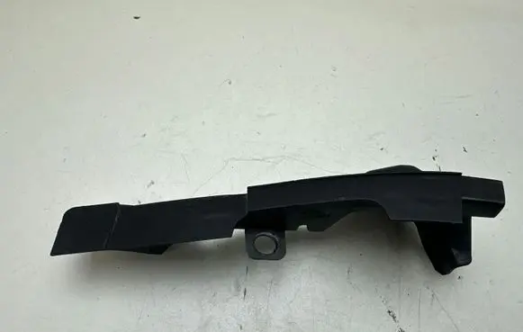 Audi A7 S7 4G Fender mounting bracket 4G0805233