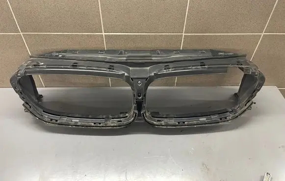 BMW M5 F90 Radiator trim 8069817 1126420 1126422
