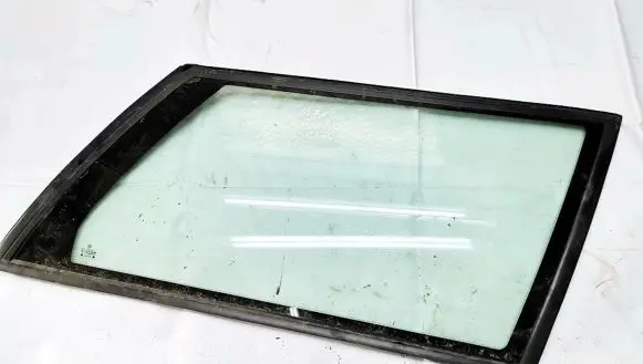 Volkswagen PASSAT B3 Rear side window