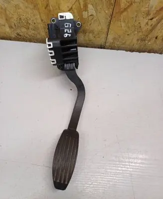Fiat 500E Accelerator throttle pedal 