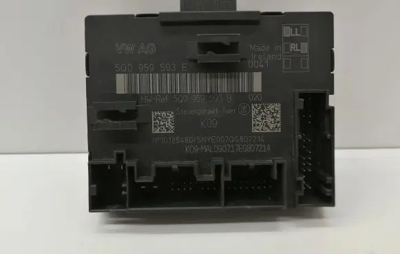 Volkswagen PASSAT B8 Door control unit/module 5Q0959593E 5Q0959593B