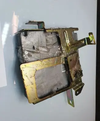 Nissan Primera Engine control unit/module 2758001363