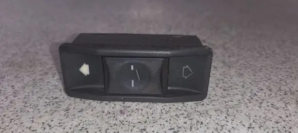 BMW 5 E34 Electric window control switch 61311378862