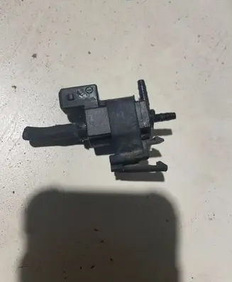 Land Rover Discovery 4 - LR4 Turbo solenoid valve AH22209054AA 10T049 70049501