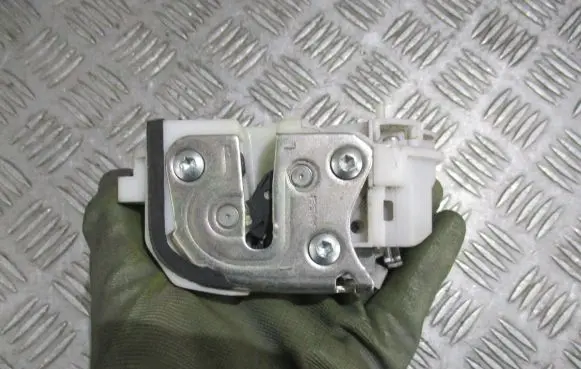 Mitsubishi ASX Rear door lock