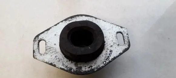 Citroen Xsara Picasso Engine mount bracket 64130006