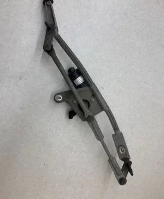 Volvo V70 Front wiper linkage and motor 404775 8648343 1197A