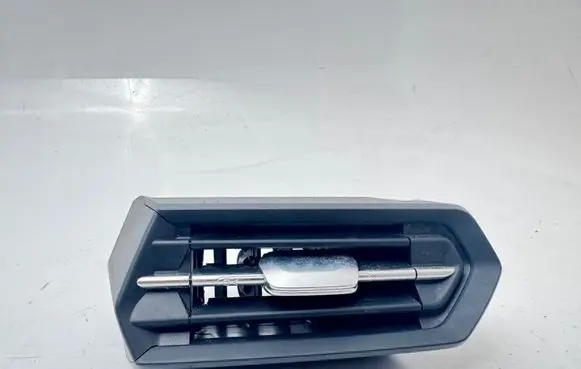 Audi A3 8Y Dash center air vent grill 8Y1820901A 20200827