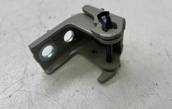 Citroen C3 Front door lower hinge 