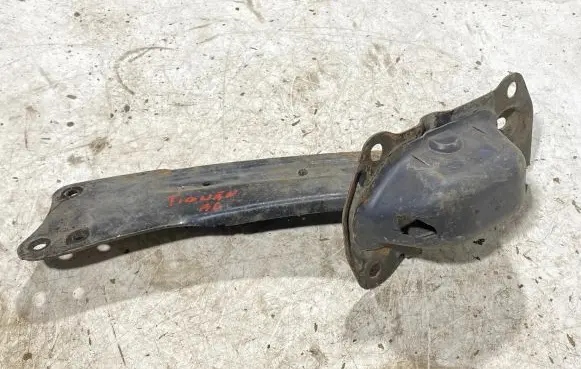 Volkswagen Tiguan Rear upper control arm/wishbone