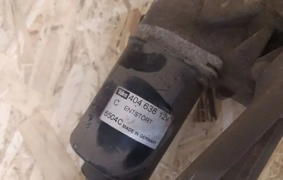 Citroen C4 I Front wiper linkage and motor
