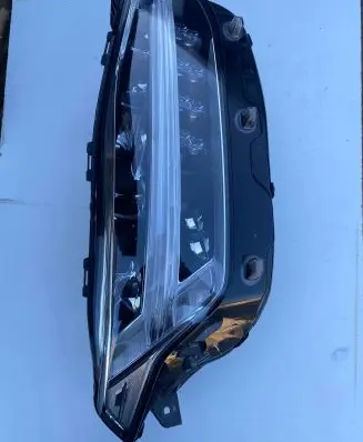Volvo XC90 Headlight/headlamp 32228305