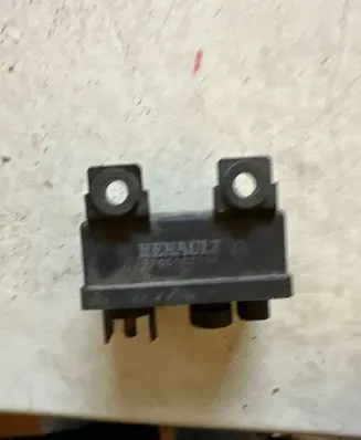 Renault Scenic I Glow plug pre-heat relay 7700107794