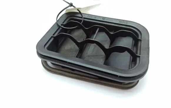 BMW Z4 E85 E86 Quarter panel pressure vent 6909340