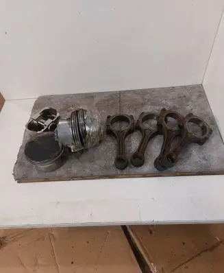 Subaru Impreza I Piston with connecting rod