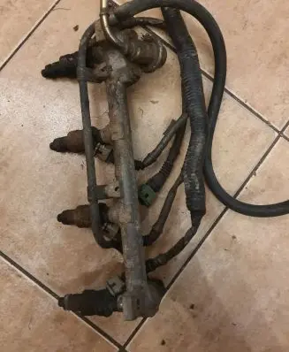 Mazda 323 Fuel injector 1955000456