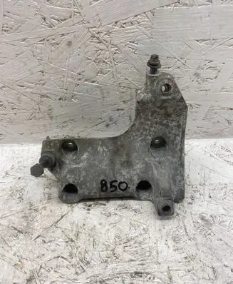 BMW 1 E81 E87 Engine mounting bracket 7505980