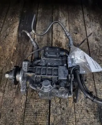 Audi A4 S4 B5 8D Fuel injection high pressure pump 0460404977