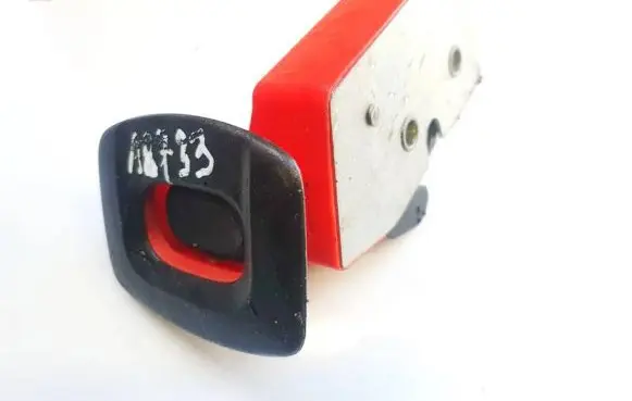 Ford Focus Seat back rest lock catch 2m51a61382ba 2m51-a61382-ba