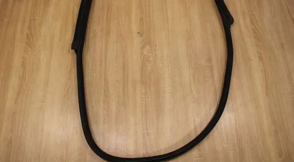 Maserati Ghibli Front door rubber seal 