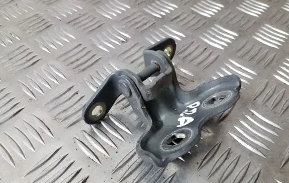 Opel Mokka Front door lower hinge 
