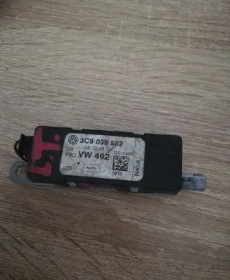 Volkswagen PASSAT B6 Antenna control unit 3C9035552