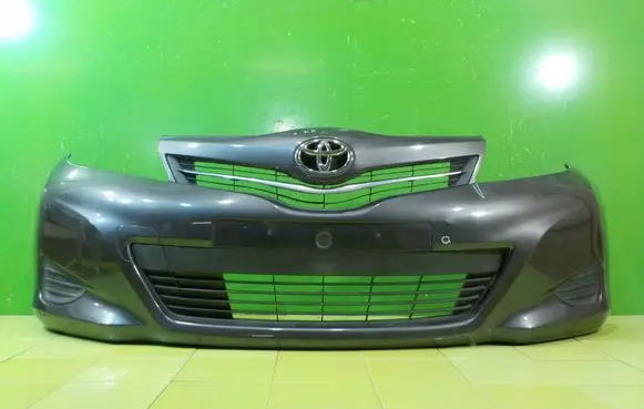 Toyota Yaris Front bumper PRZOD ZP76