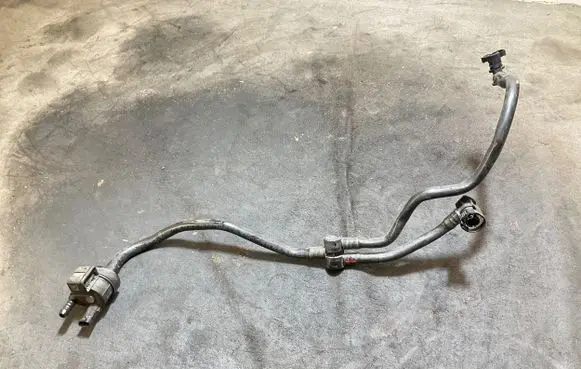 Audi A3 8Y Vacuum line/pipe/hose 04E133366E