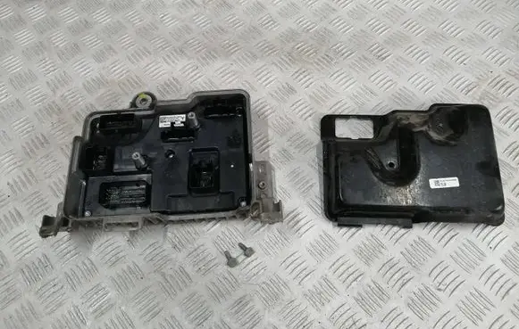 Tesla Model 3 Central body control module 158399100C 87S20238J01506
