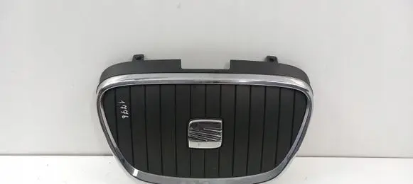 Seat Leon (1P) Front bumper upper radiator grill 445566