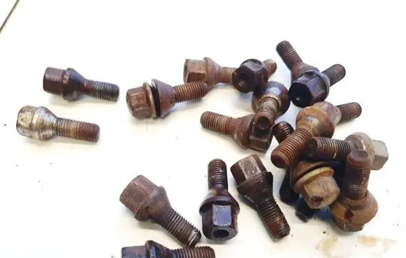 Saab 9-5 Nuts/bolts 