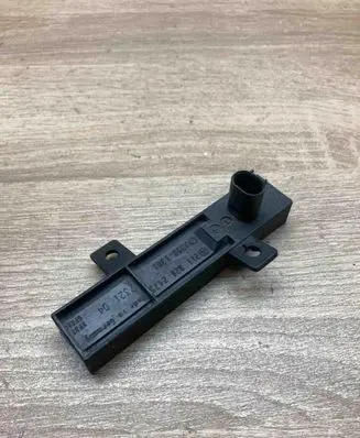 Mercedes-Benz E W211 Keyless system antenna 2118202475 33501301