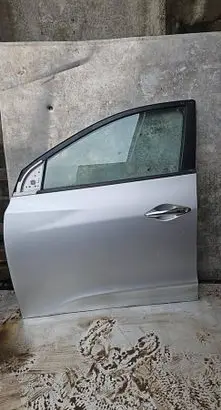 Hyundai ix35 Front door