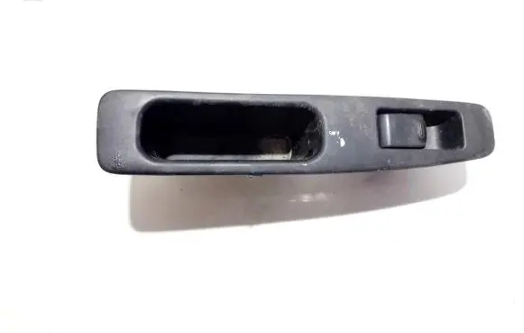 Nissan Qashqai Electric window control switch