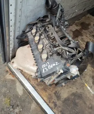 Mitsubishi Colt Engine