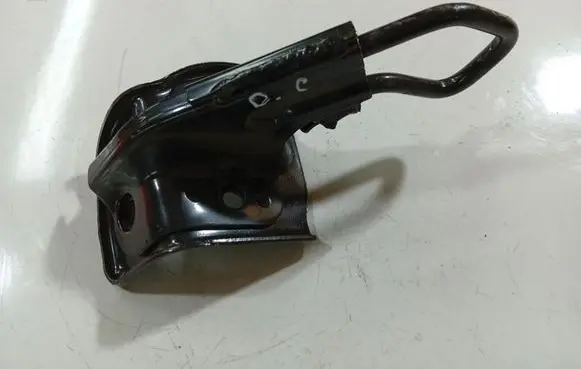 KIA Ceed Rear door lock loop/hook striker 