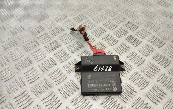 Audi A4 S4 B8 8K Gateway control module 8R0907468A